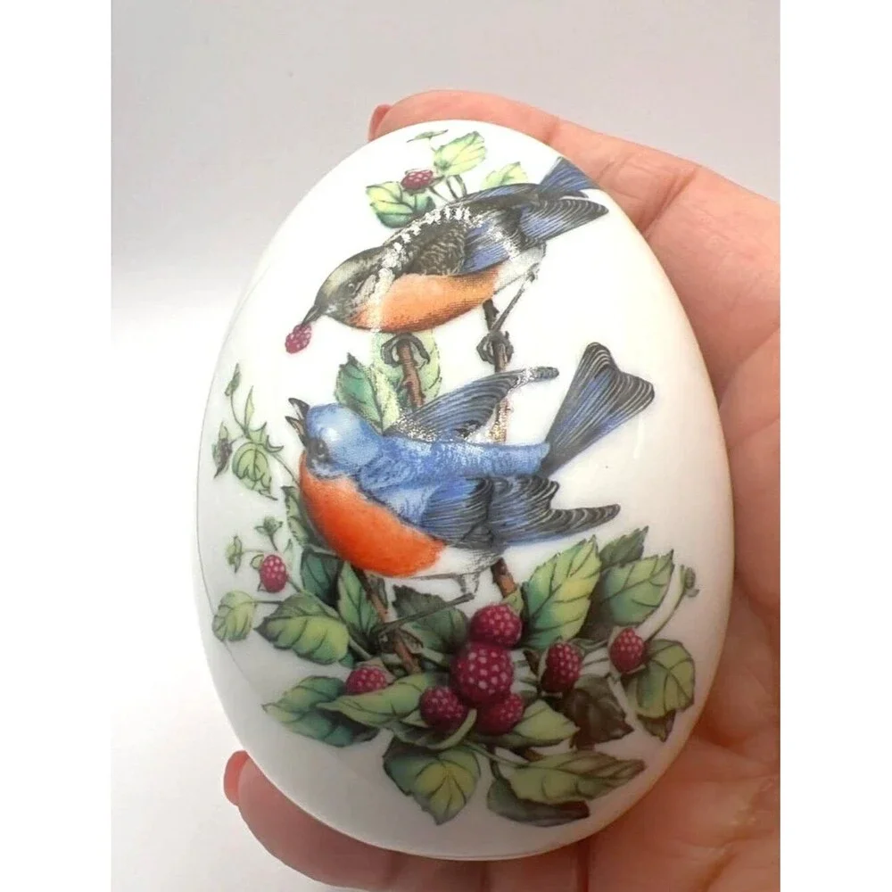Avon Porcelain Egg – “Summer’s Song” – Vintage Collectible